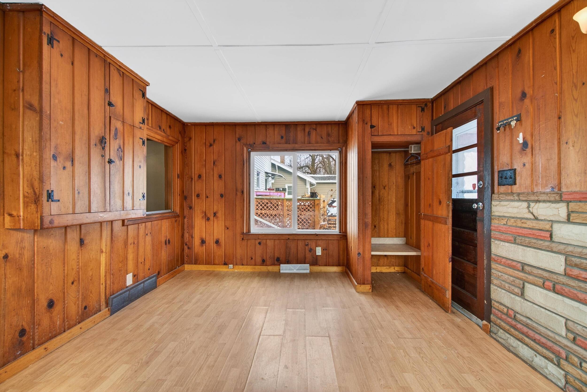 Jackson, MI 49202,907 N Elm AVE