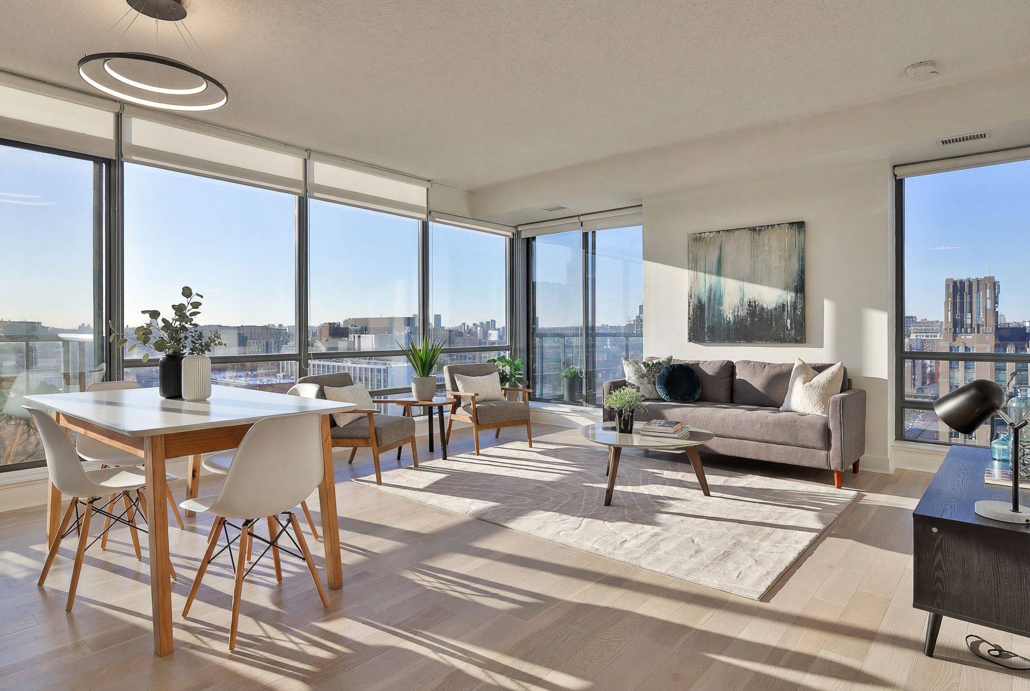 Toronto C01, ON M5V 3T9,438 King ST W #1704