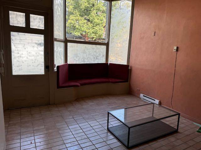 Toronto C08, ON M5A 2G1,249 Gerrard ST E