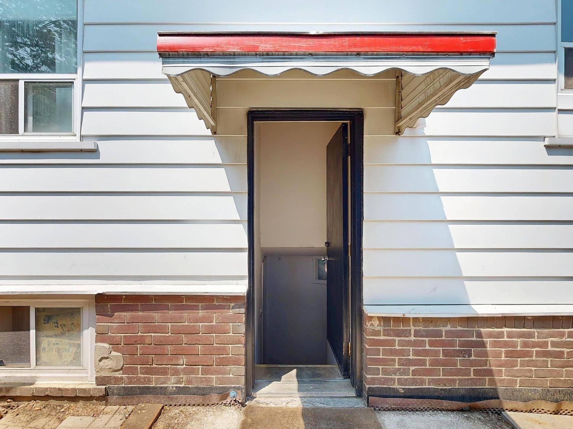 Toronto E06, ON M1L 2V5,48 St Dunstan DR