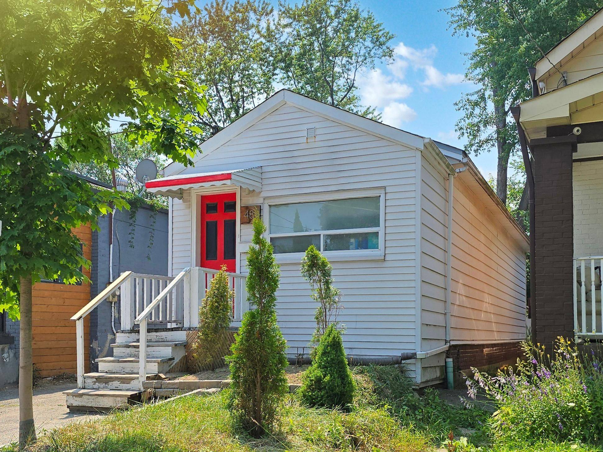 Toronto E06, ON M1L 2V5,48 St Dunstan DR