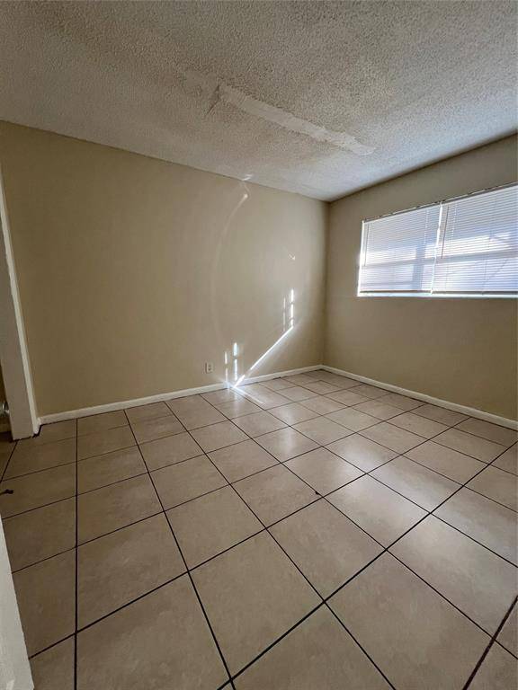 Fort Lauderdale, FL 33311,437 NW 9th Ave #2