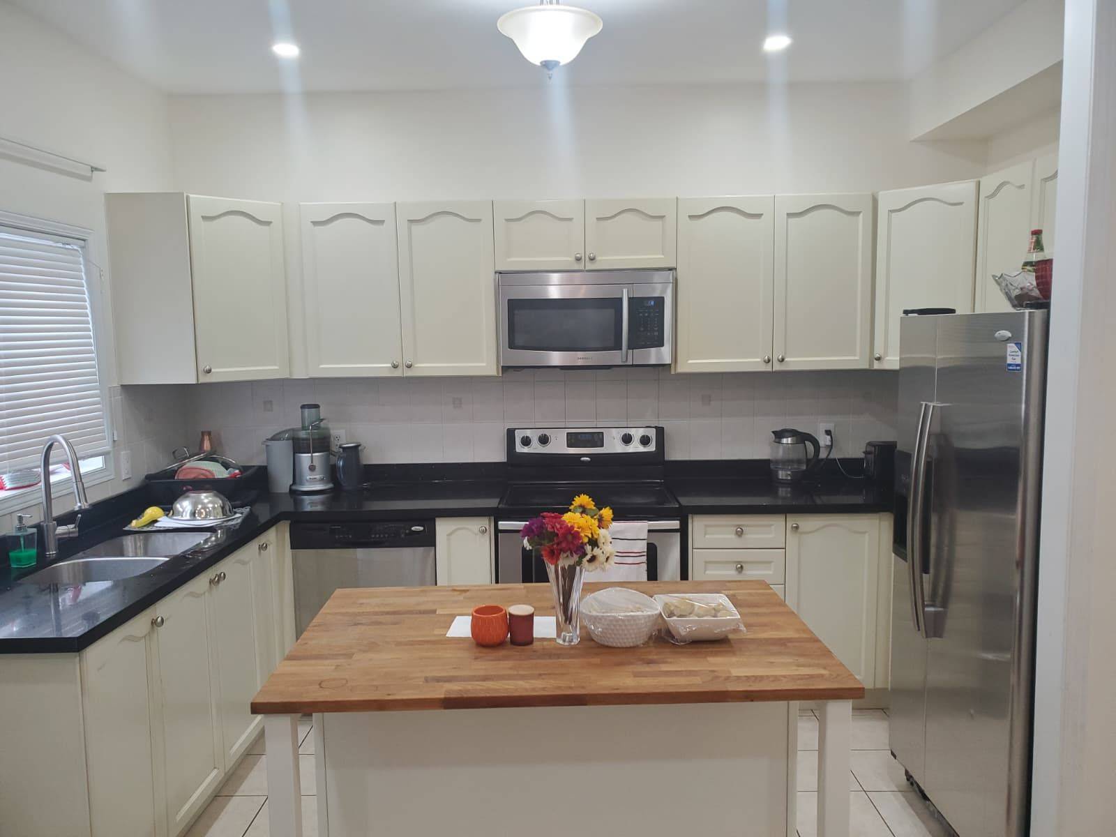 Brampton, ON L6X 0R4,17 Portrush TRL #Main