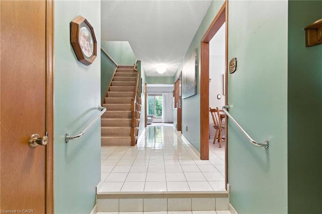 Hamilton, ON L9C 6Y6,39 Megna CT