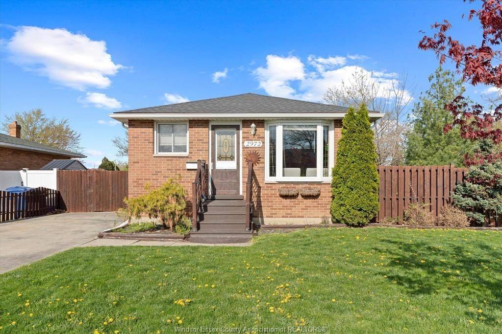 Windsor, ON N8T 2L6,2972 Grandview ST #Main Fl