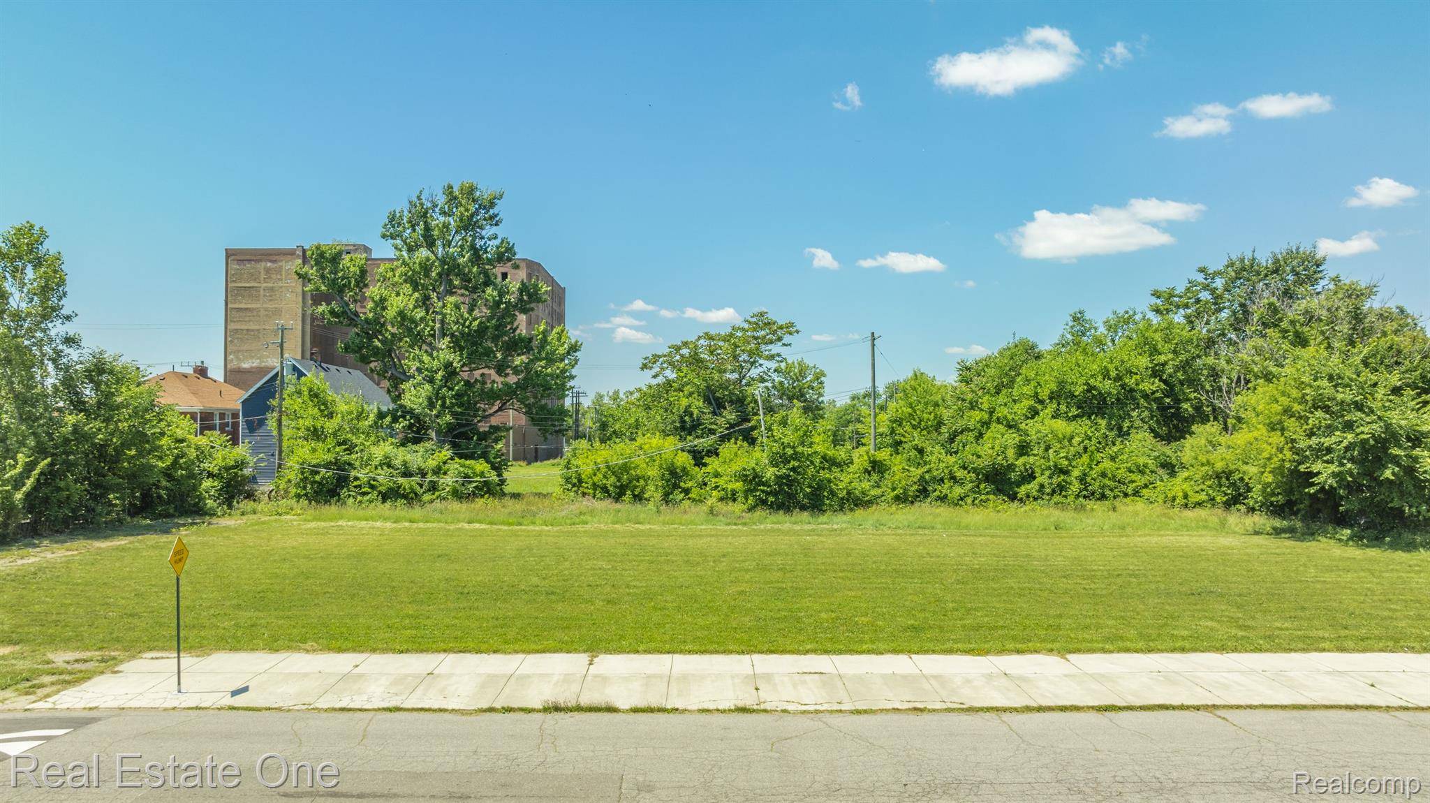 Detroit, MI 48215,1075 COPLIN ST