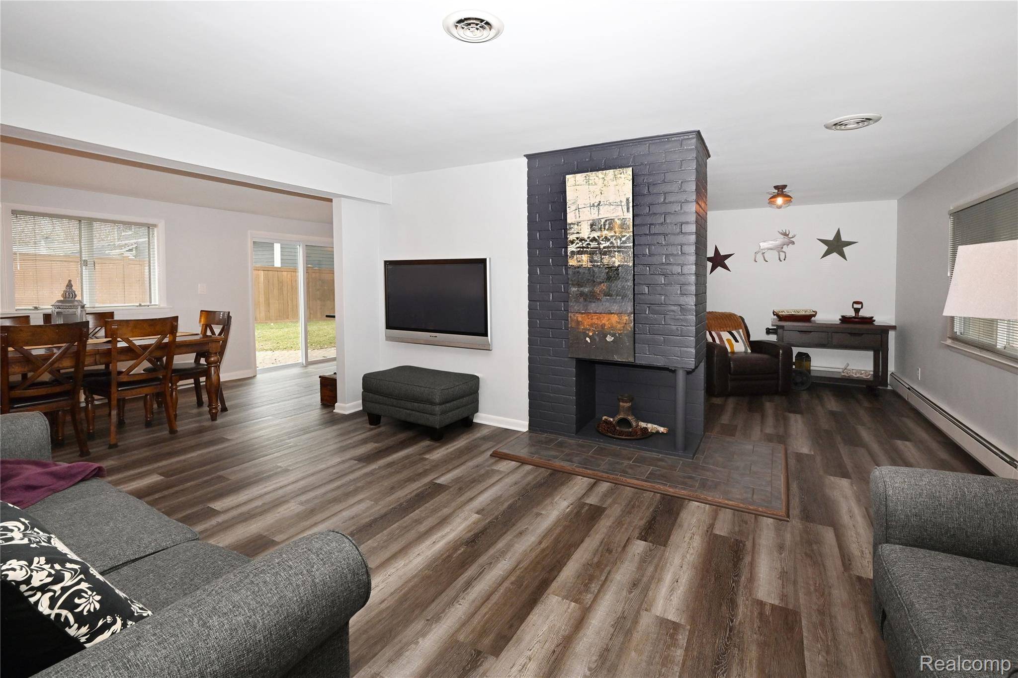 Beverly Hills, MI 48025,16042 Hummel DR