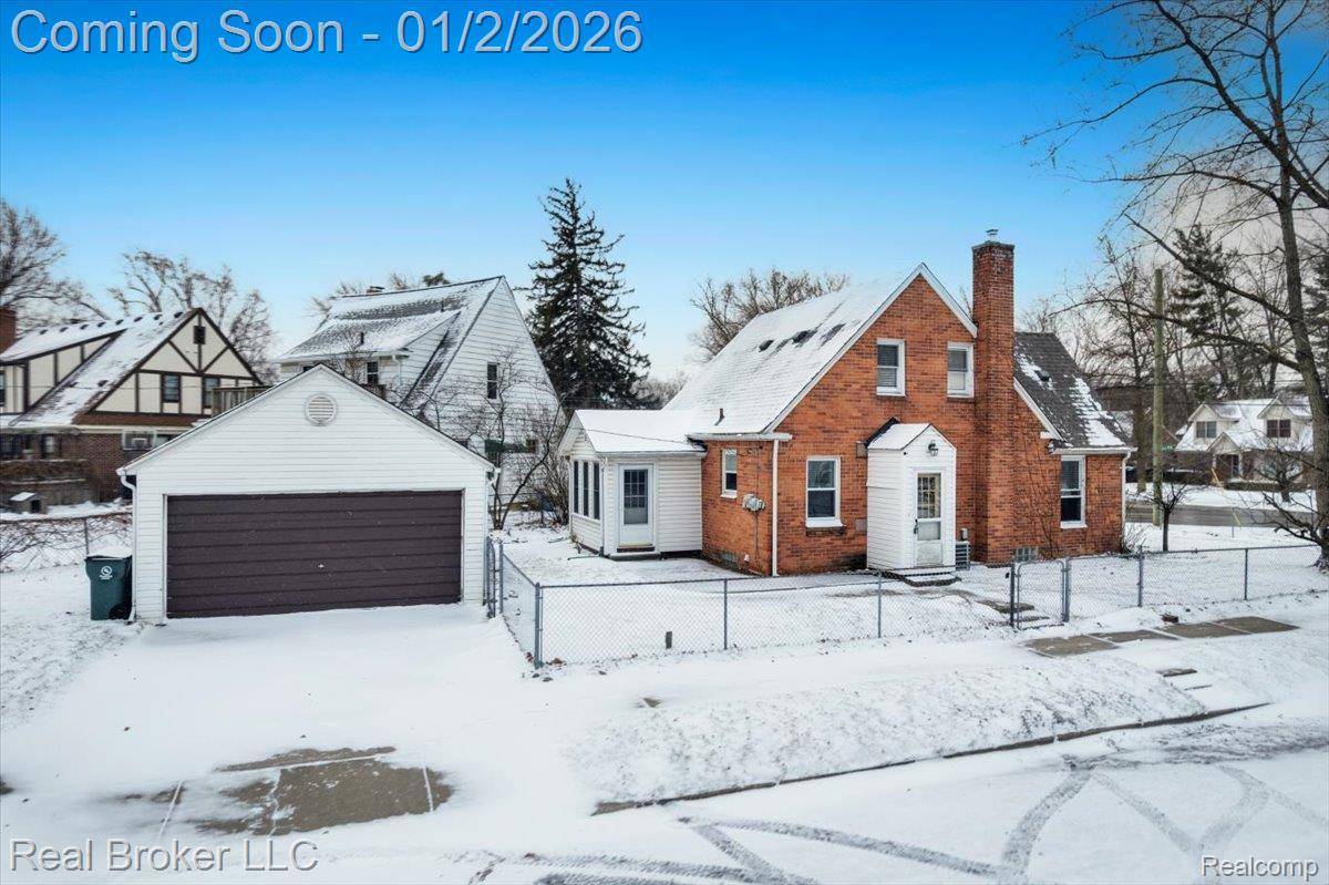 Royal Oak, MI 48067,1634 Crooks RD