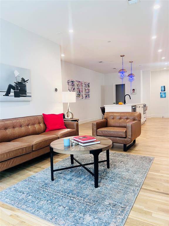 Dallas, TX 75214,7207 Gaston Avenue #903