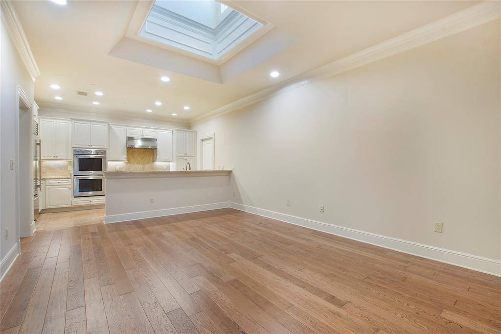 Dallas, TX 75225,6415 Bandera Avenue #2D