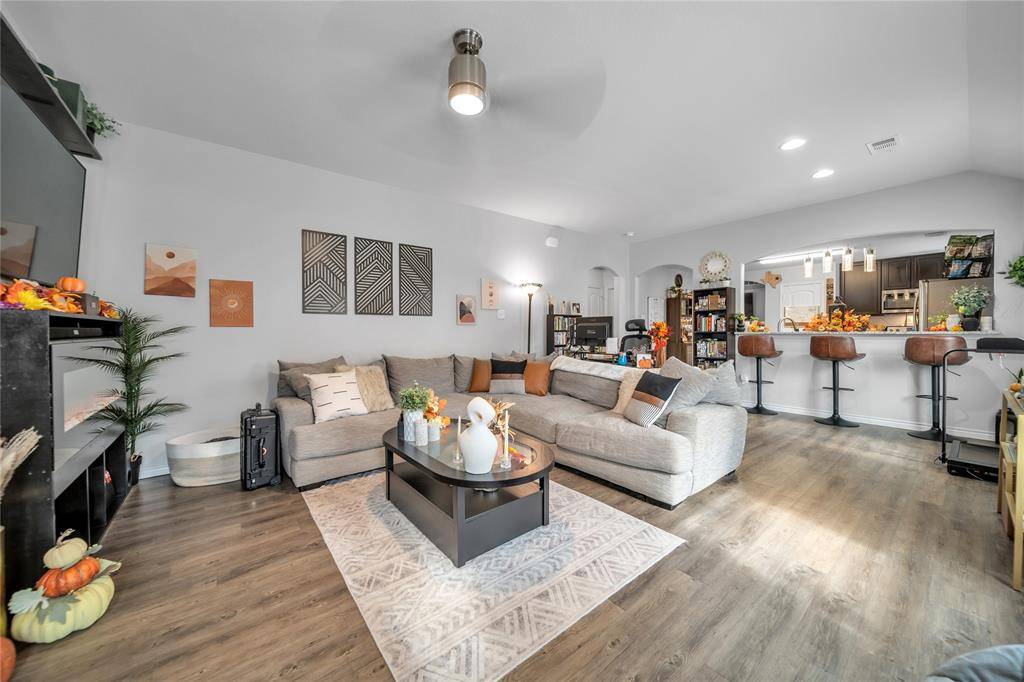 Ennis, TX 75119,3308 Robin Road