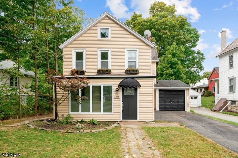 Newton Town, NJ 07860,37 Foster St