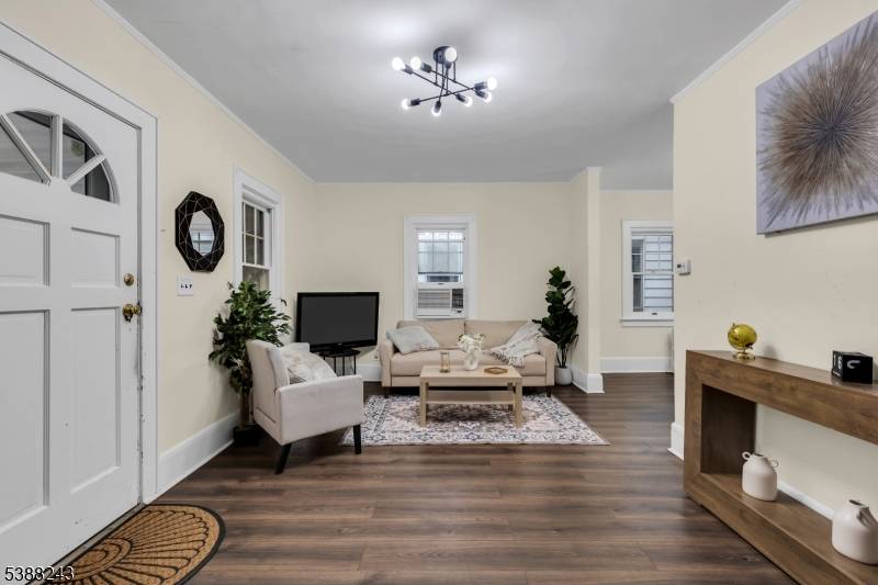 Linden City, NJ 07036,906 Dewitt St