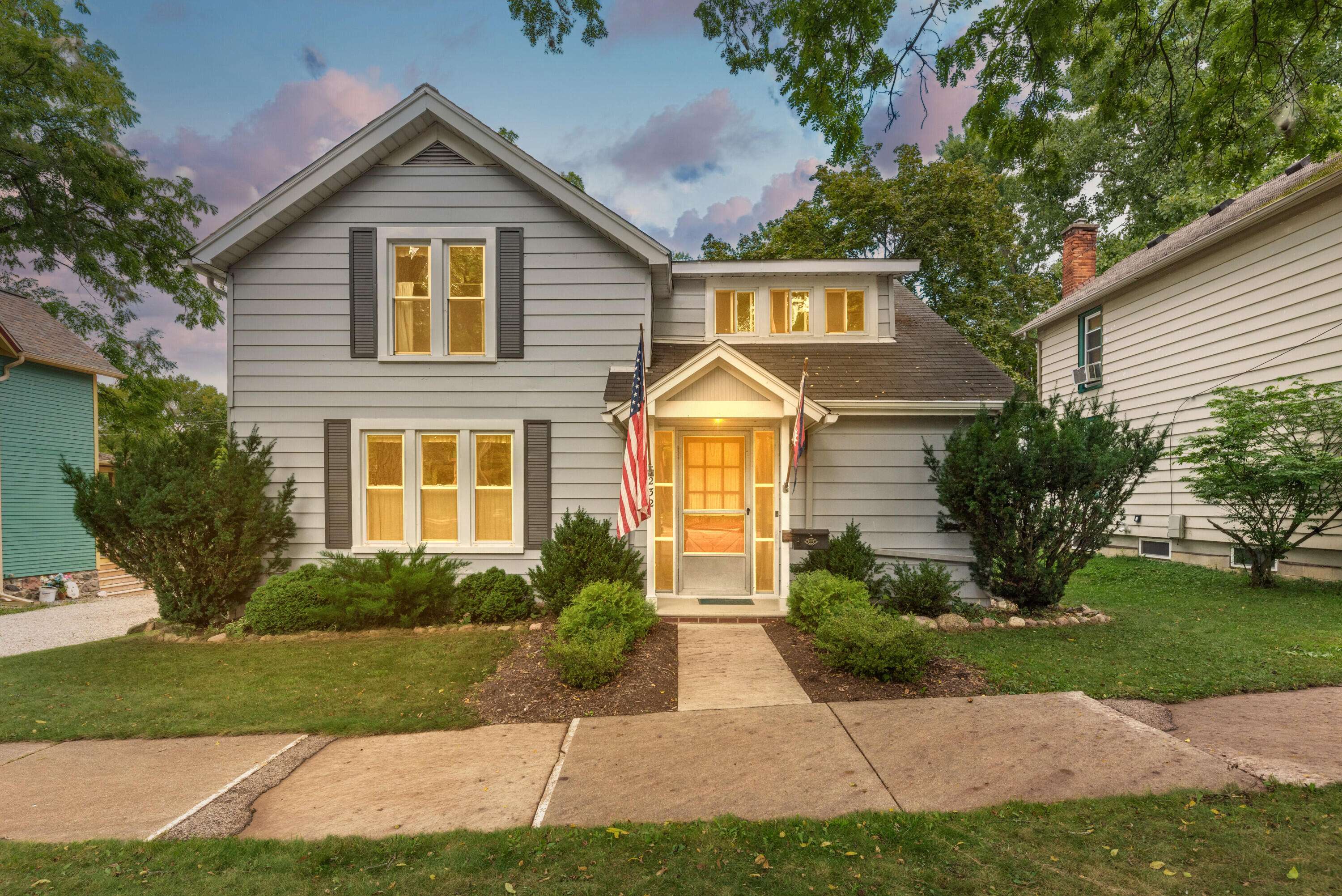 Chelsea, MI 48118,232 South ST