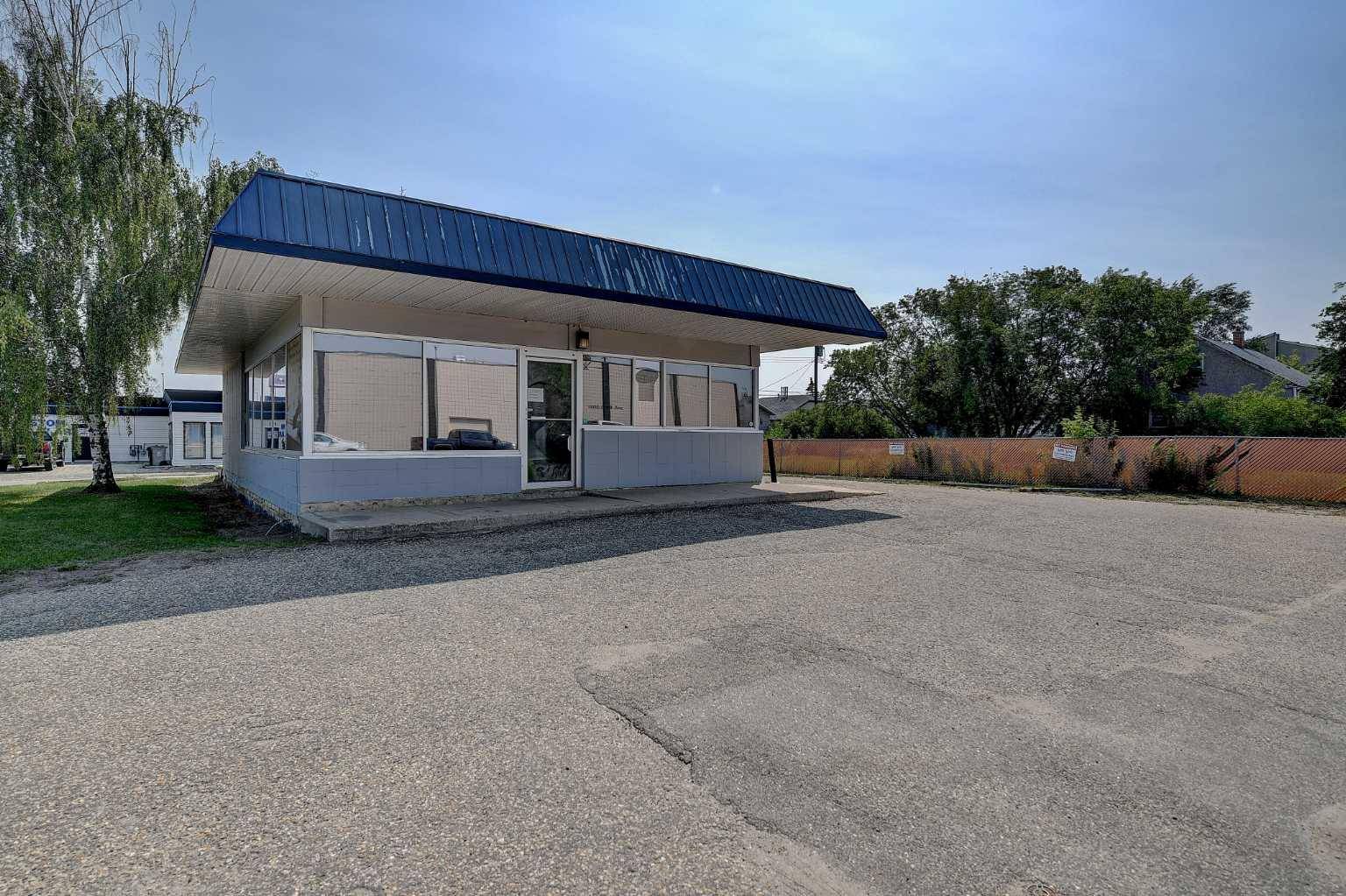 Grande Prairie, AB T8V1E5,10001 104 AVE