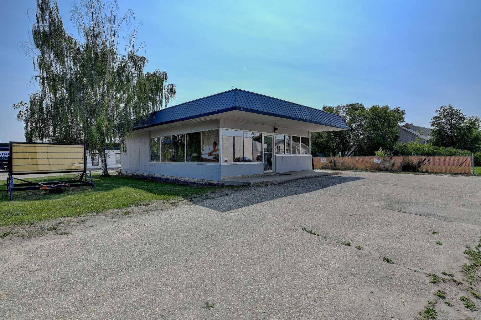 Grande Prairie, AB T8V1E5,10001 104 AVE