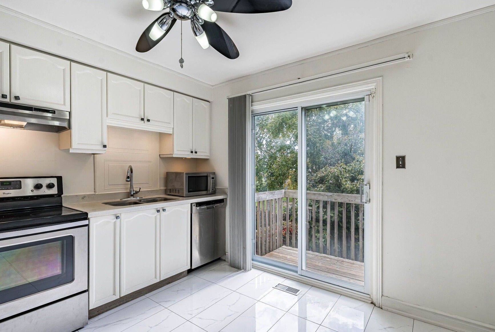 Oshawa, ON L1G 7X8,425 Elmwood CT #Main Level