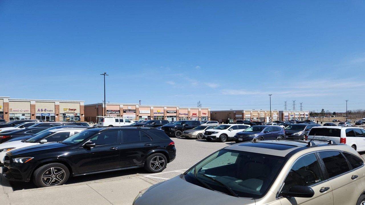 Markham, ON L3S 0B5,30 New Delhi DR #106