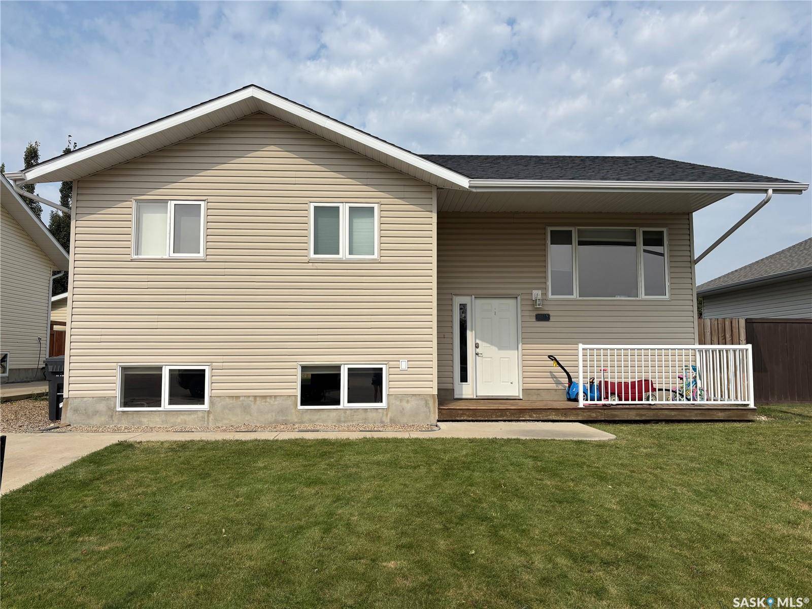 Swift Current, SK S9H 4W9,813 Lochwood PLACE