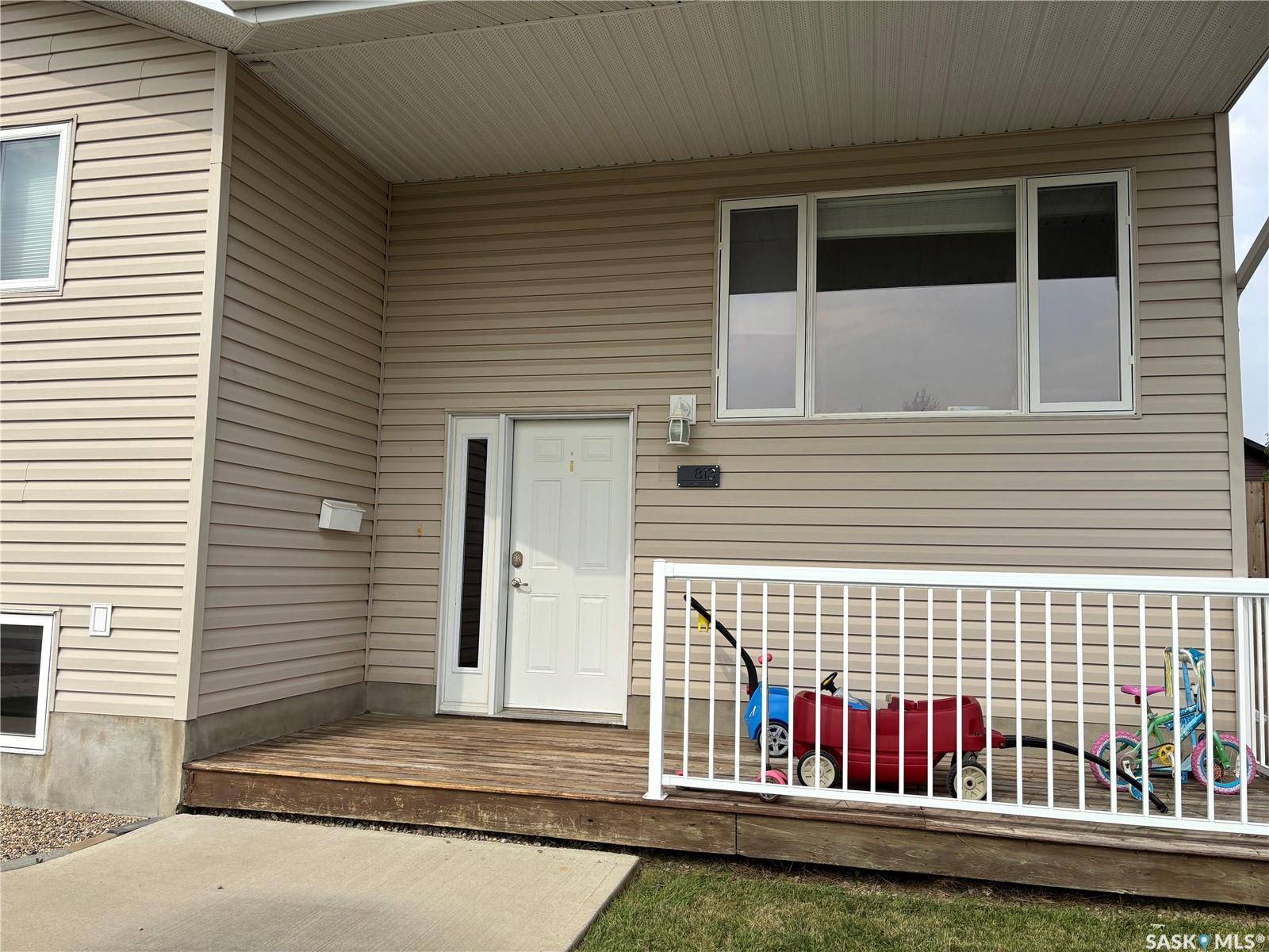 Swift Current, SK S9H 4W9,813 Lochwood PLACE