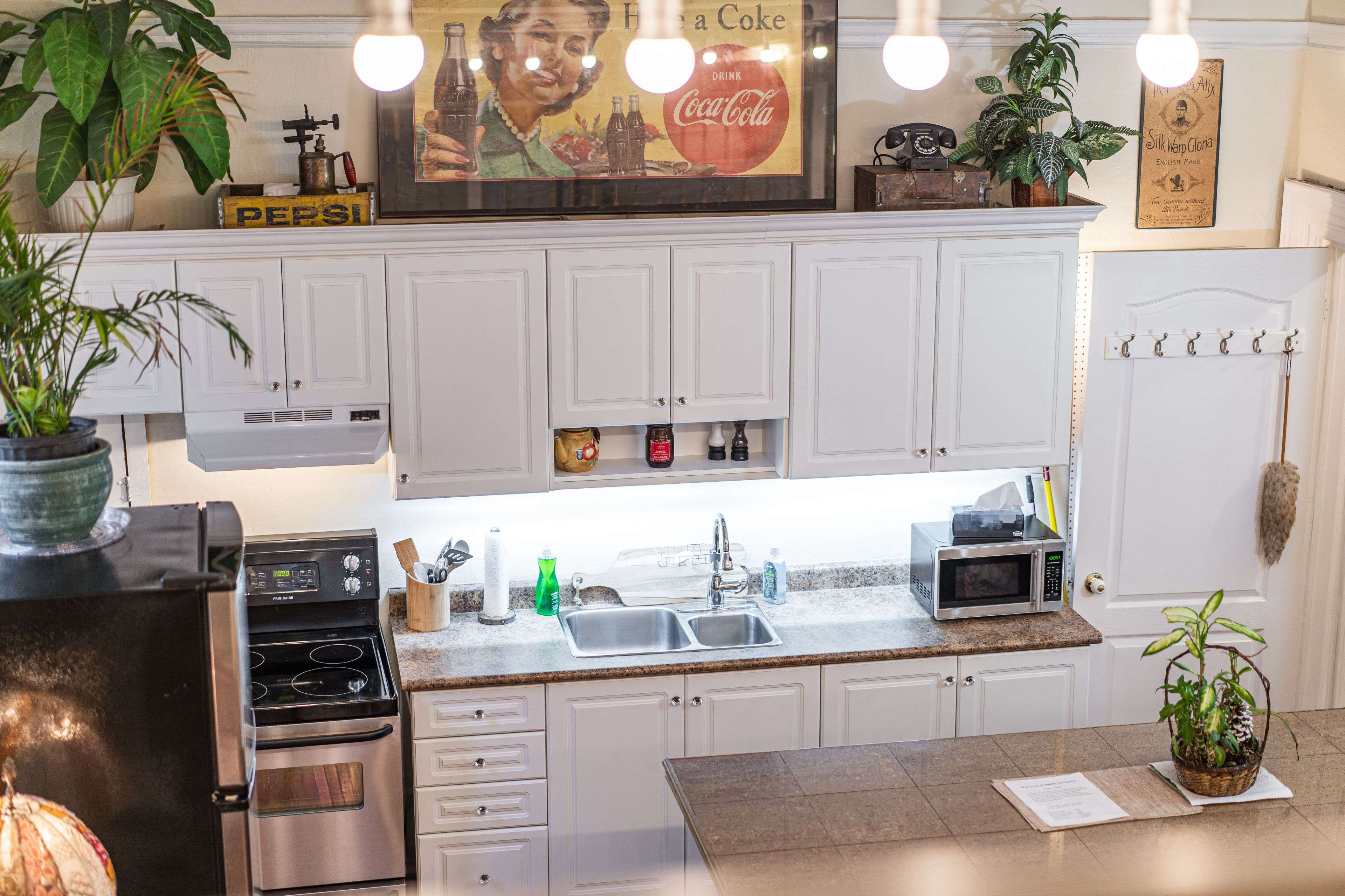 Brampton, ON L6V 1S3,68 Scott ST #A