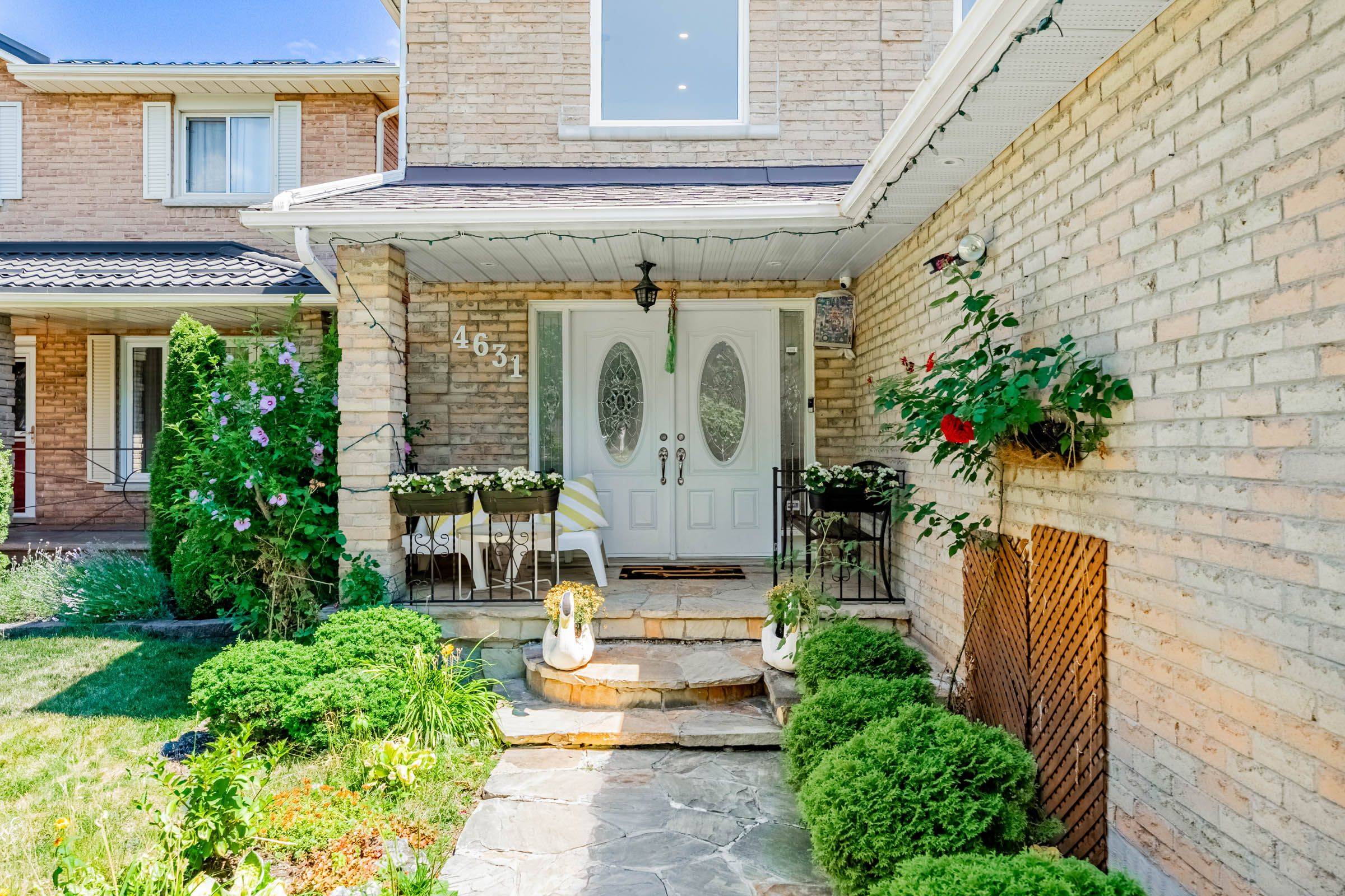 Mississauga, ON L5R 1M3,4631 Dunedin CRES