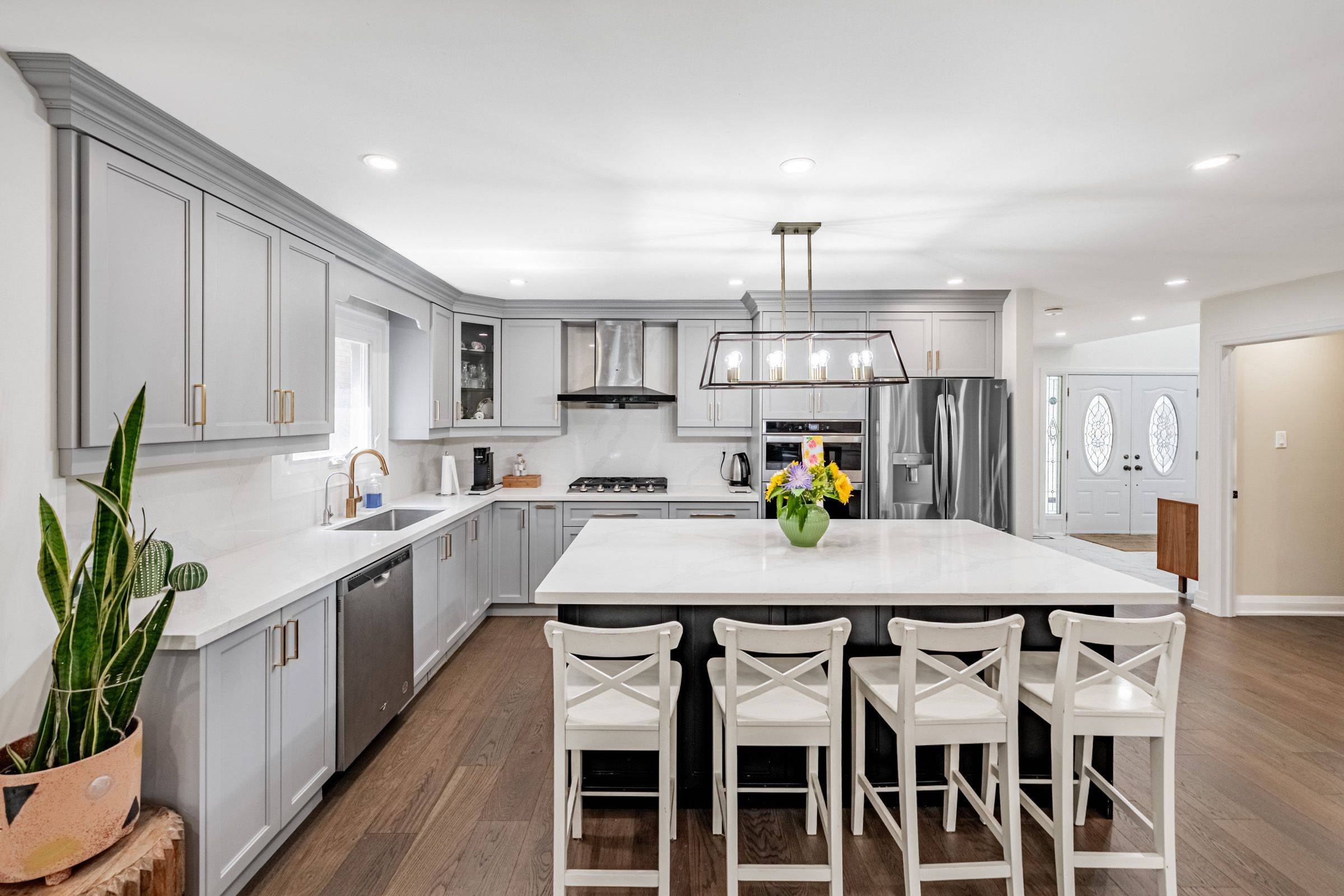 Mississauga, ON L5R 1M3,4631 Dunedin CRES