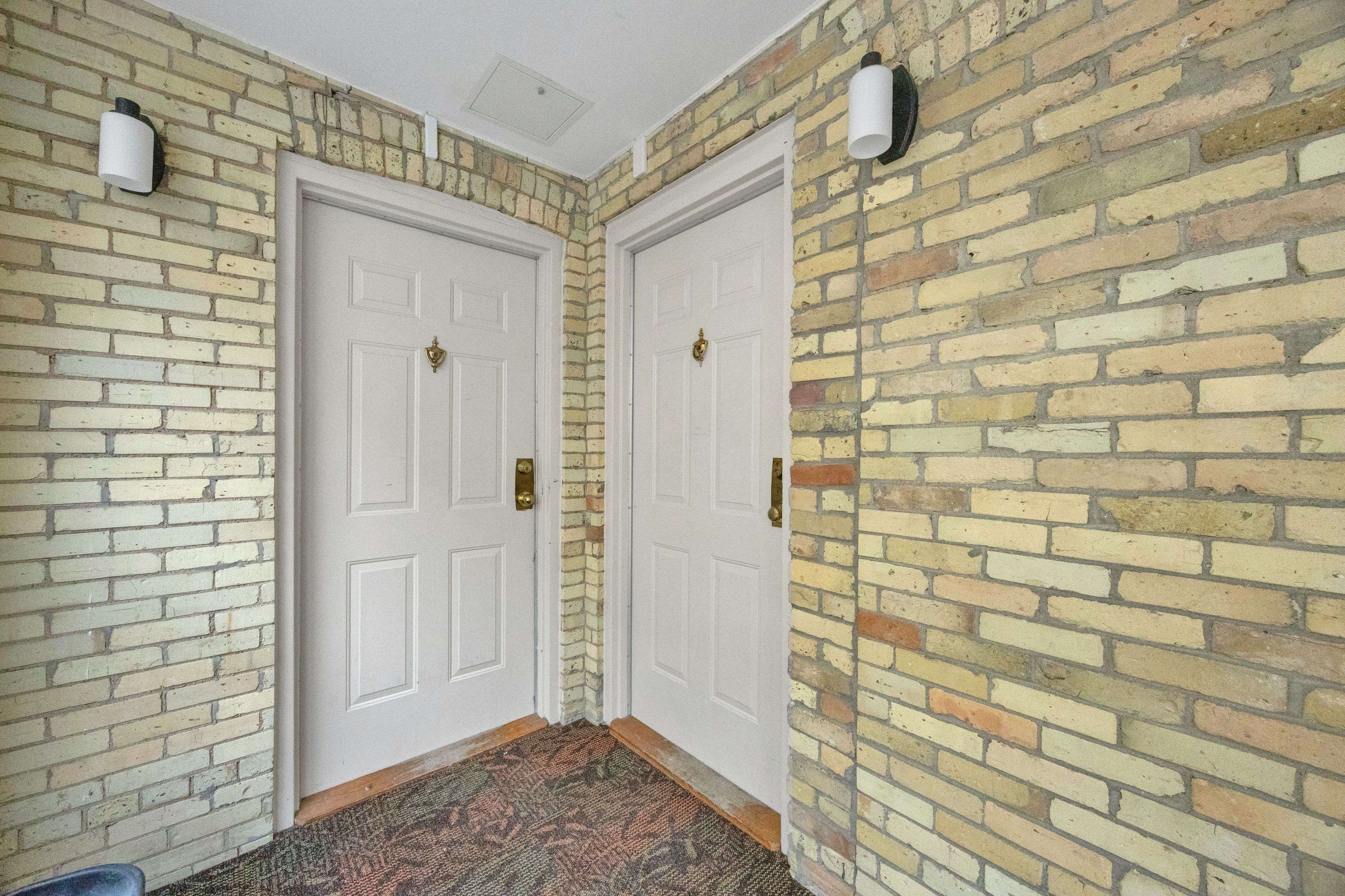 London East, ON N6B 1X2,275 QUEENS AVE #202