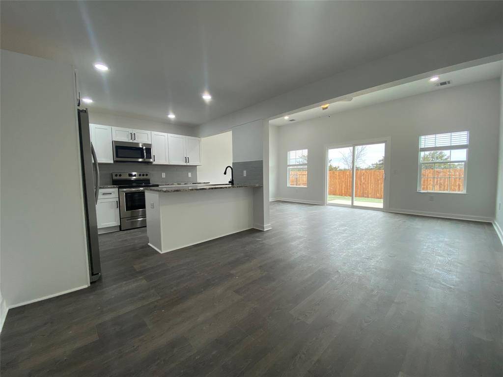 365 Sunnyside Drive #A, Trenton, TX 75490