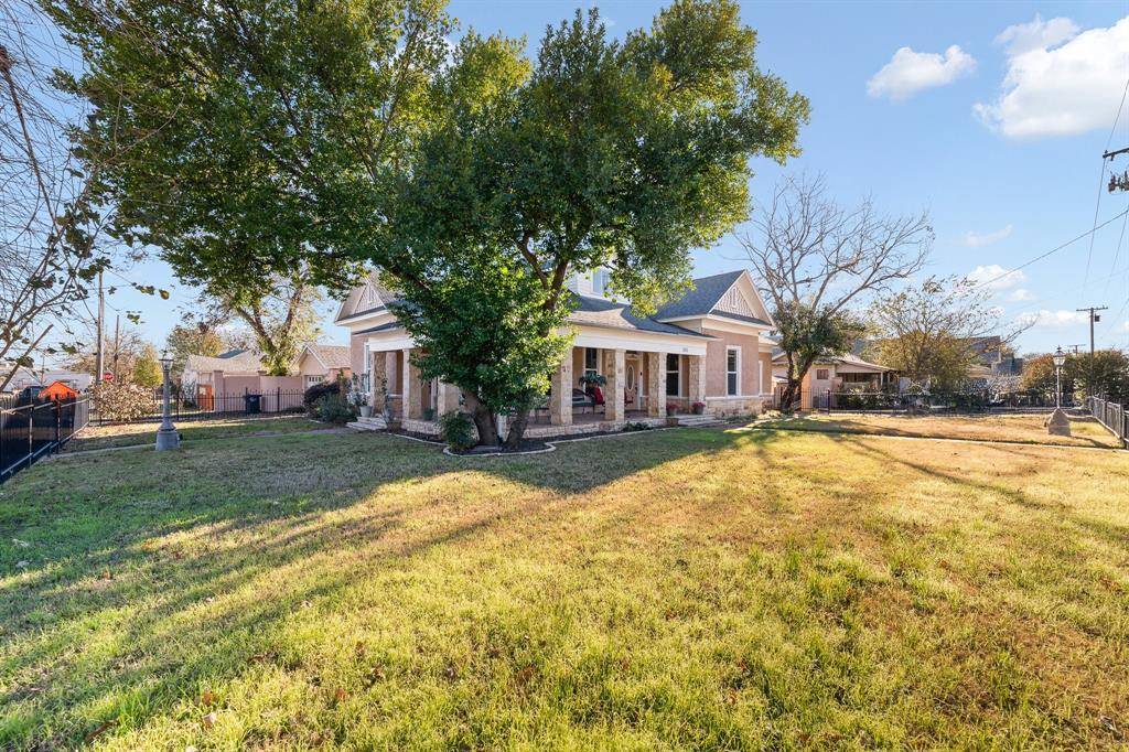 Cleburne, TX 76033,511 W Wilson Street