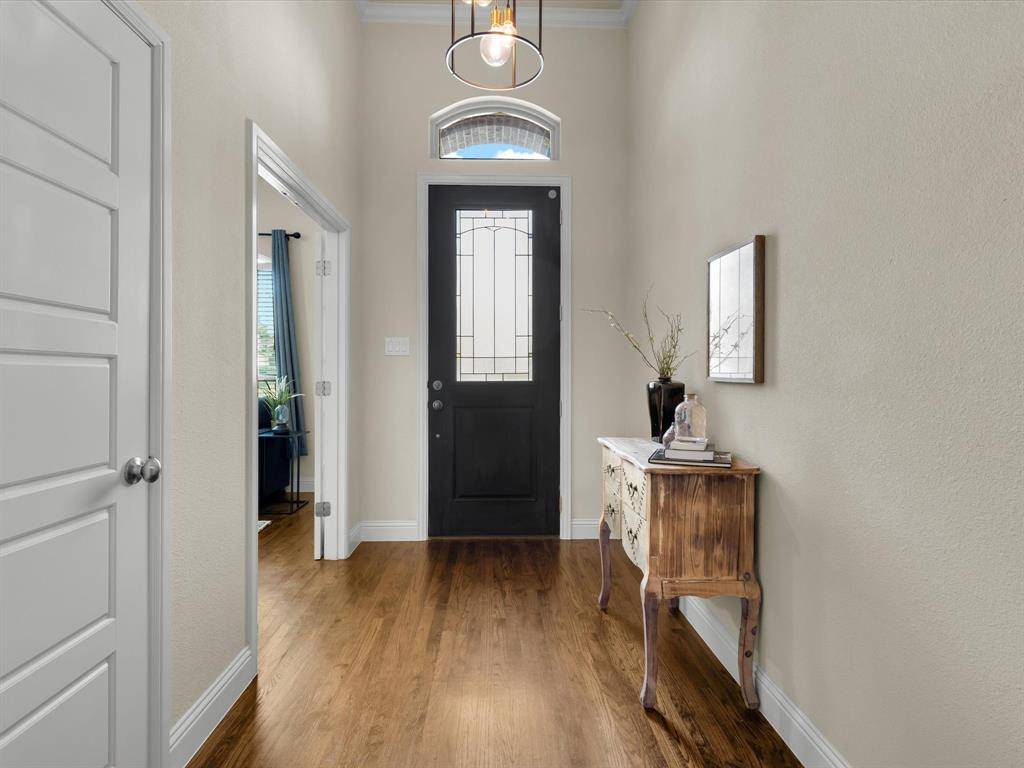 Fort Worth, TX 76179,5933 Dunnlevy Drive