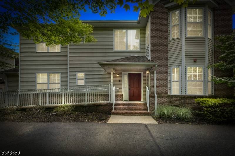 Piscataway Twp., NJ 08854,107 Forest Dr