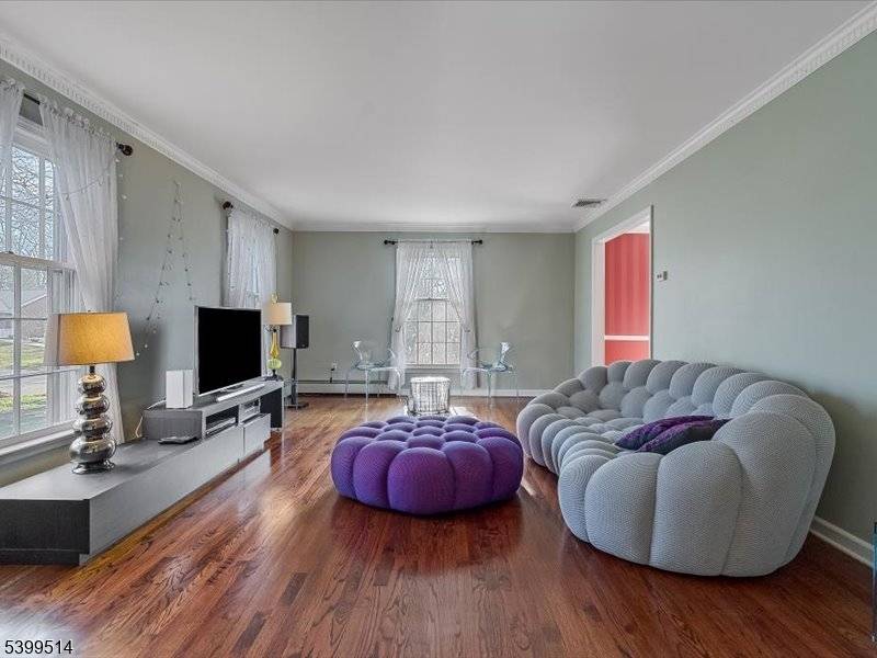 Morris Plains Boro, NJ 07950,1 Cleveland Ave