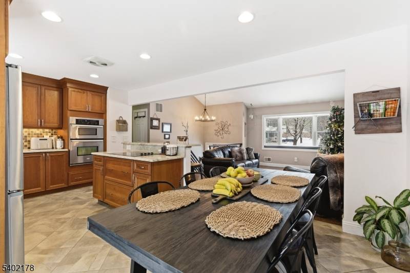 Jefferson Twp., NJ 07438,17 Rosemont Rd