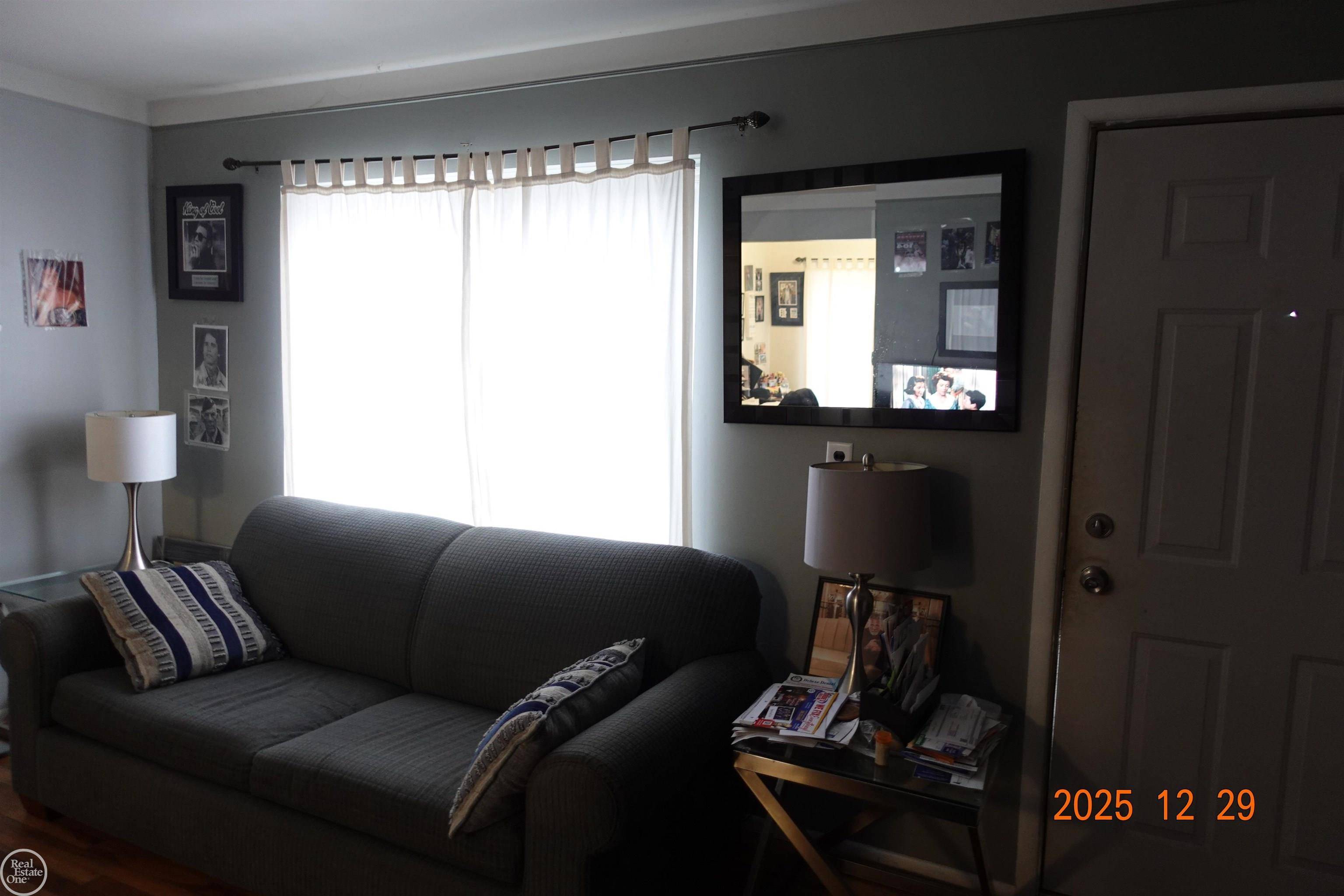 Roseville, MI 48066,27821 EASTWICK SQUARE DR