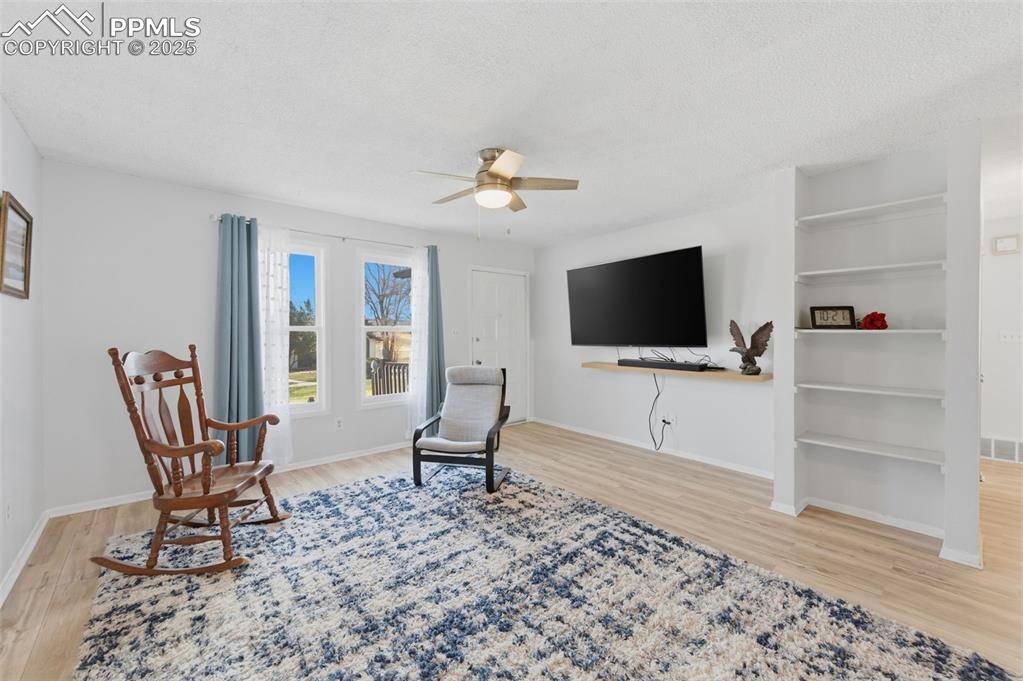 Colorado Springs, CO 80910,3303 Valley Hi AVE #B