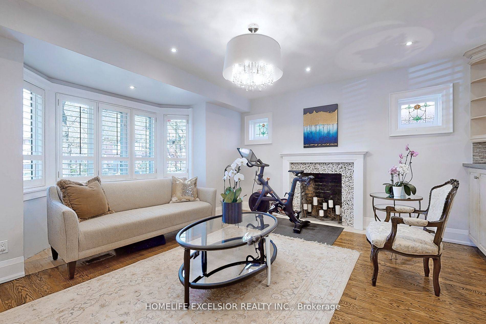 Toronto C03, ON M5P 2L1,33 Braemar AVE