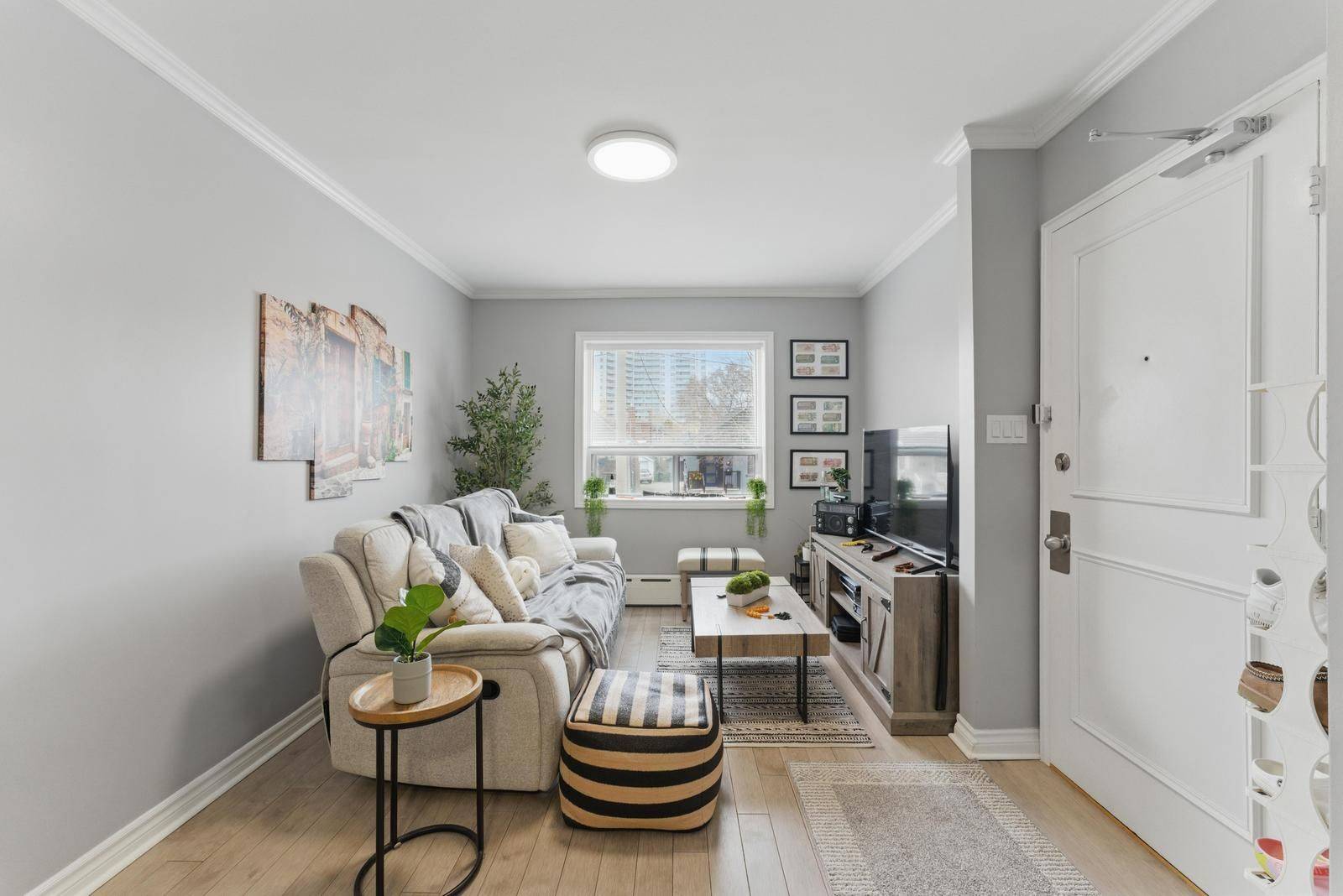 Toronto E03, ON M4C 2X6,9-11 Bracebridge AVE