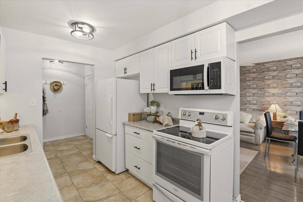 Oshawa, ON L1G 7E6,120 Nonquon RD #76