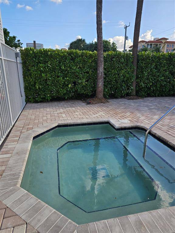 Deerfield Beach, FL 33441,120 NE 20th Ave #7 & 7A