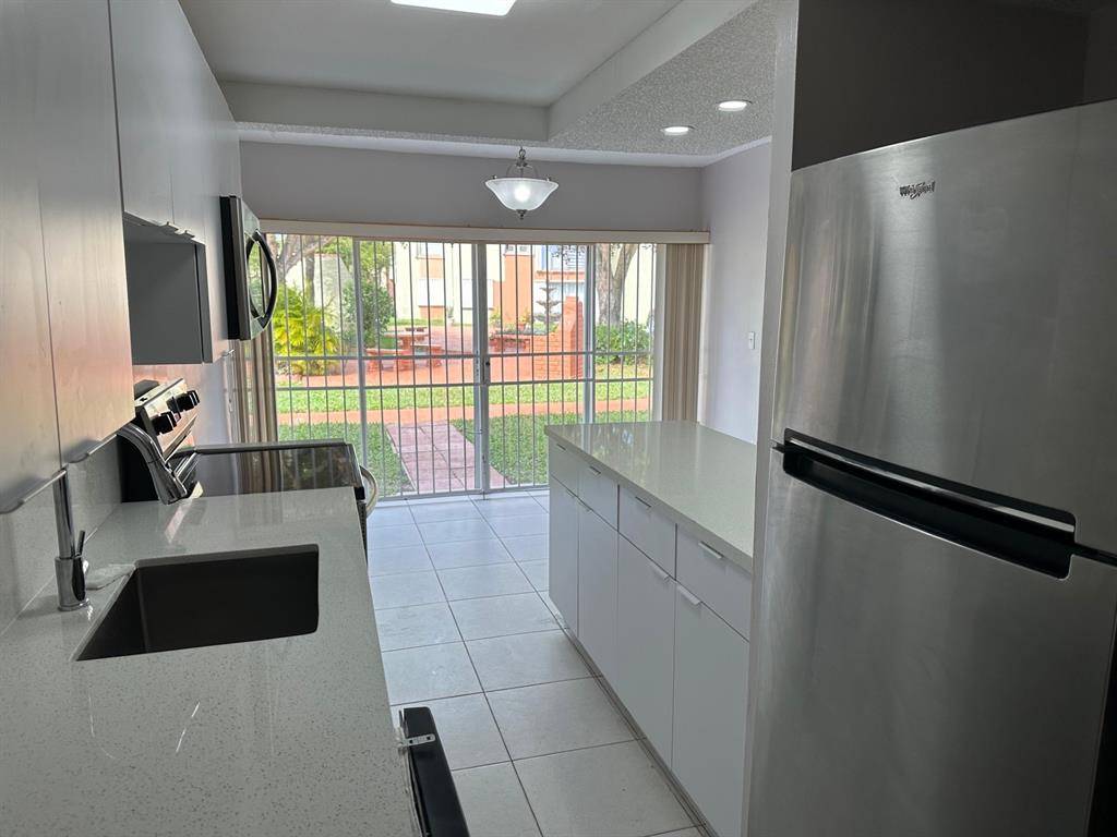 Miami, FL 33174,9331 SW 4th St #104 B