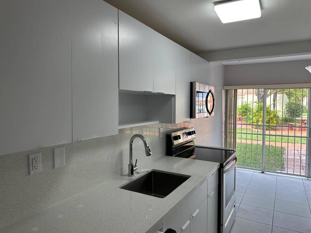 Miami, FL 33174,9331 SW 4th St #104  B