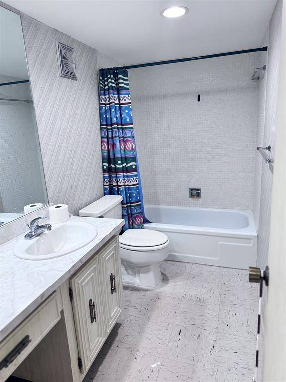 Plantation, FL 33317,404 NW 70th Ave #219