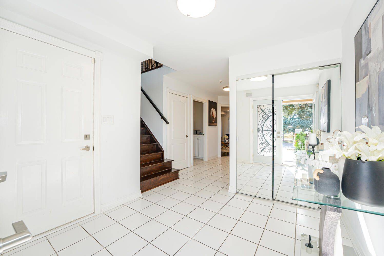 Mississauga, ON L5N 7J1,3645 Indigo CRES