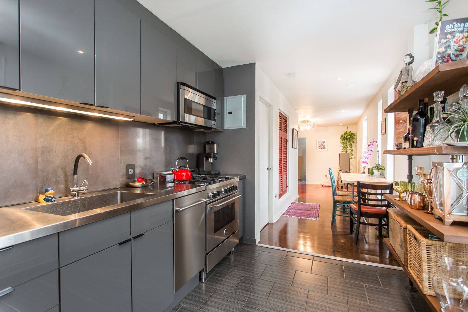 Toronto W02, ON M6P 1N1,22 Brad ST ##1