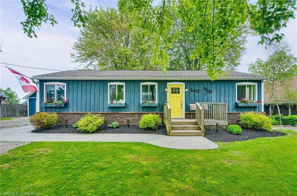 Haldimand, ON N0A 1K0,8 Beach RD