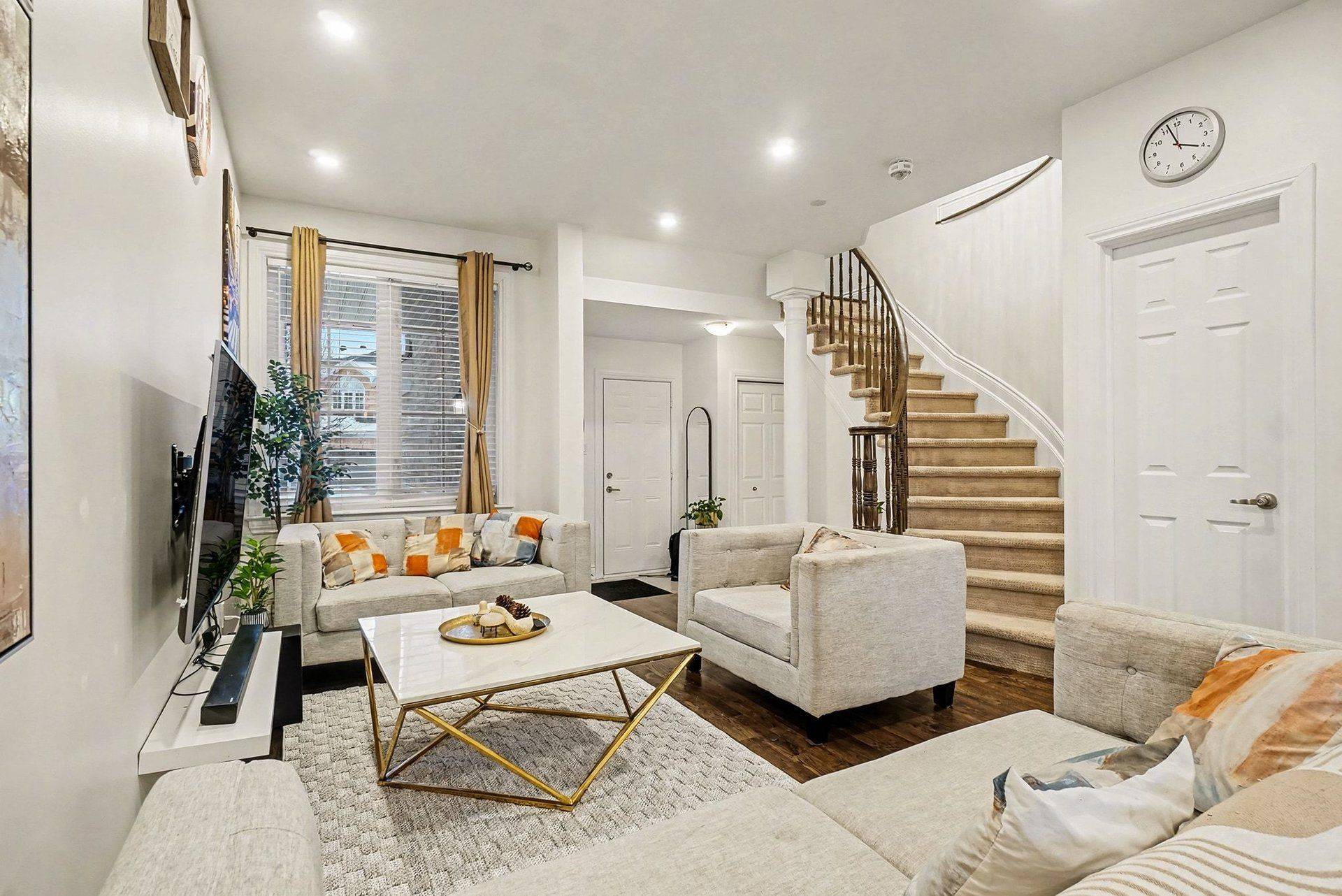 Arnprior, ON K7S 3G9,145 Desmond Trudeau DR