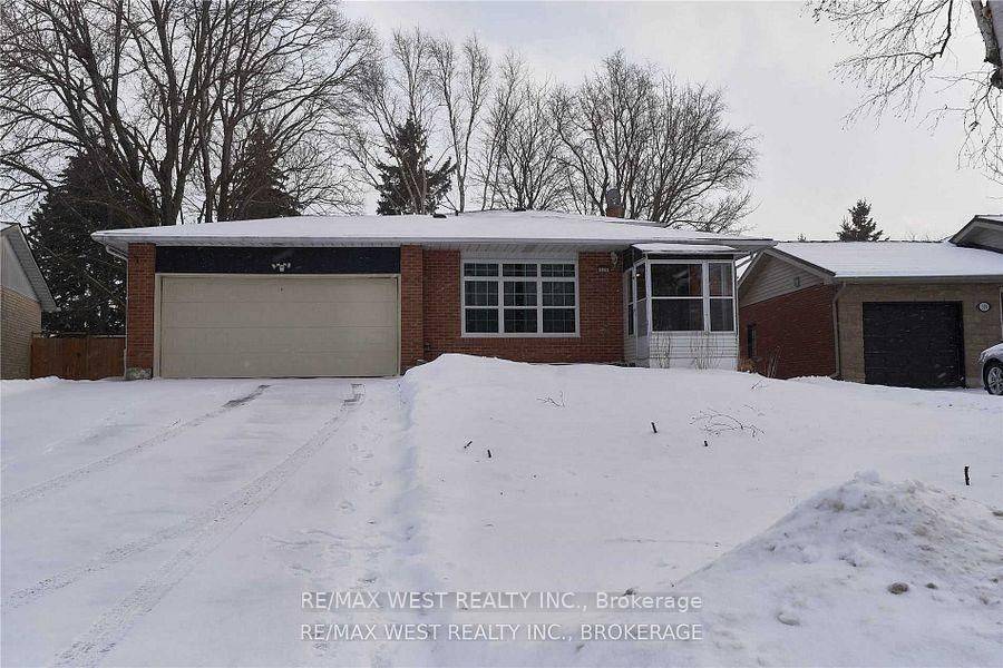 Shelburne, ON L0N 1S4,323 Centre ST