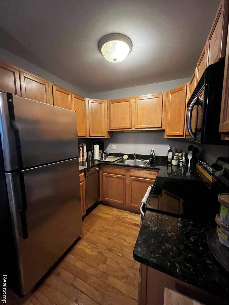 Royal Oak, MI 48073,2400 #202 Parmenter BLVD