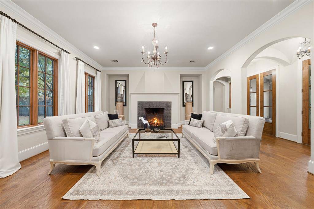 Dallas, TX 75218,8129 San Fernando Way